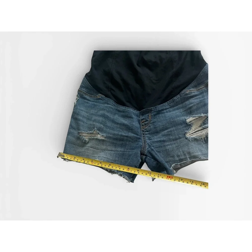 Isabel Maternity Ingrid & Isabel Distressed Denim Midi Shorts Blue‎ Size 2/26